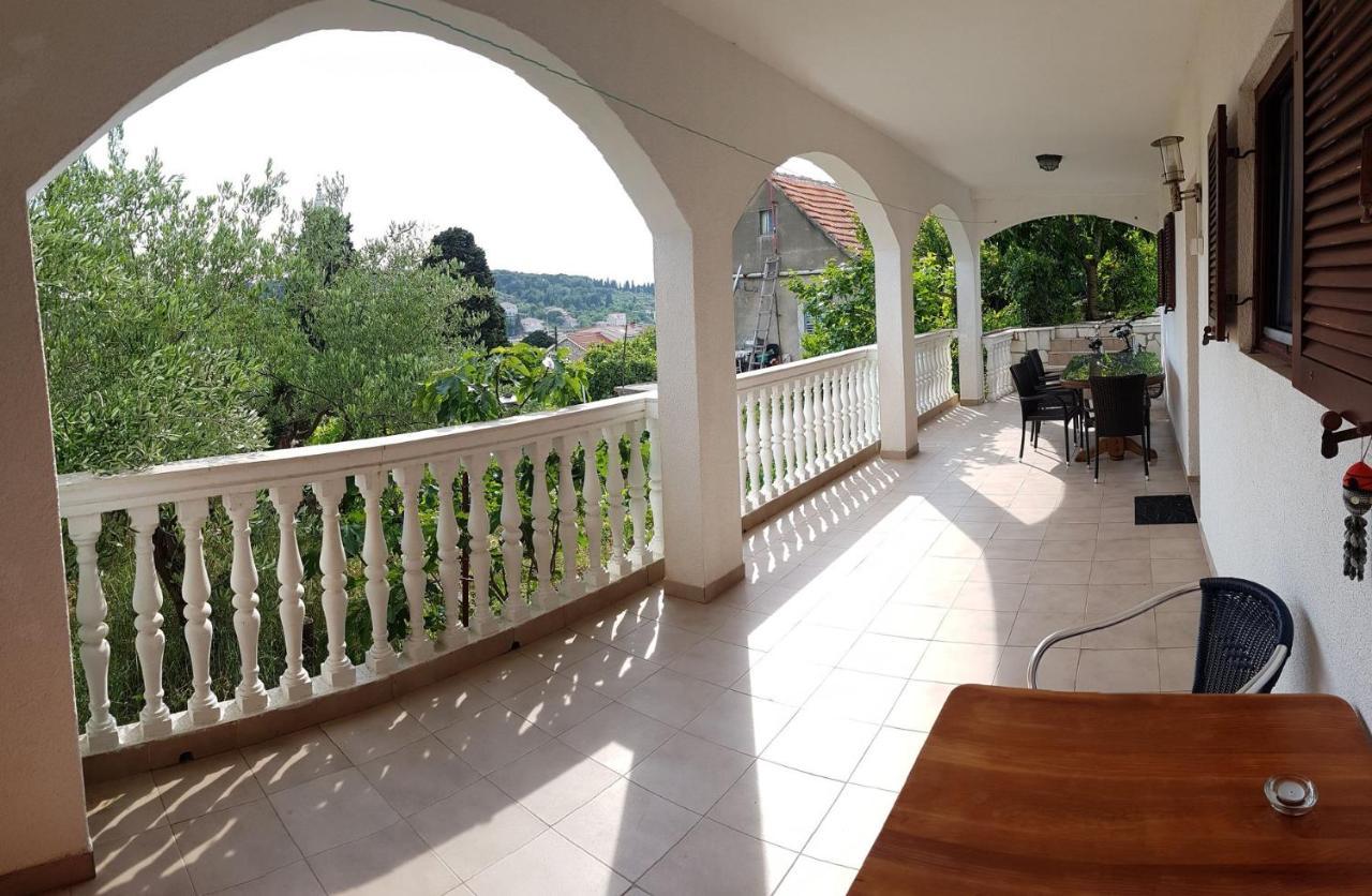 Apartmani Ela Prvić Luka Exterior foto