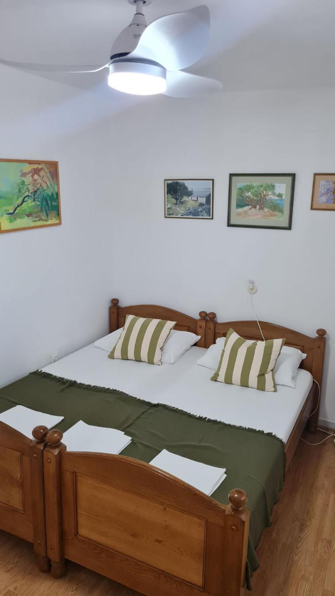 Apartmani Ela Prvić Luka Exterior foto