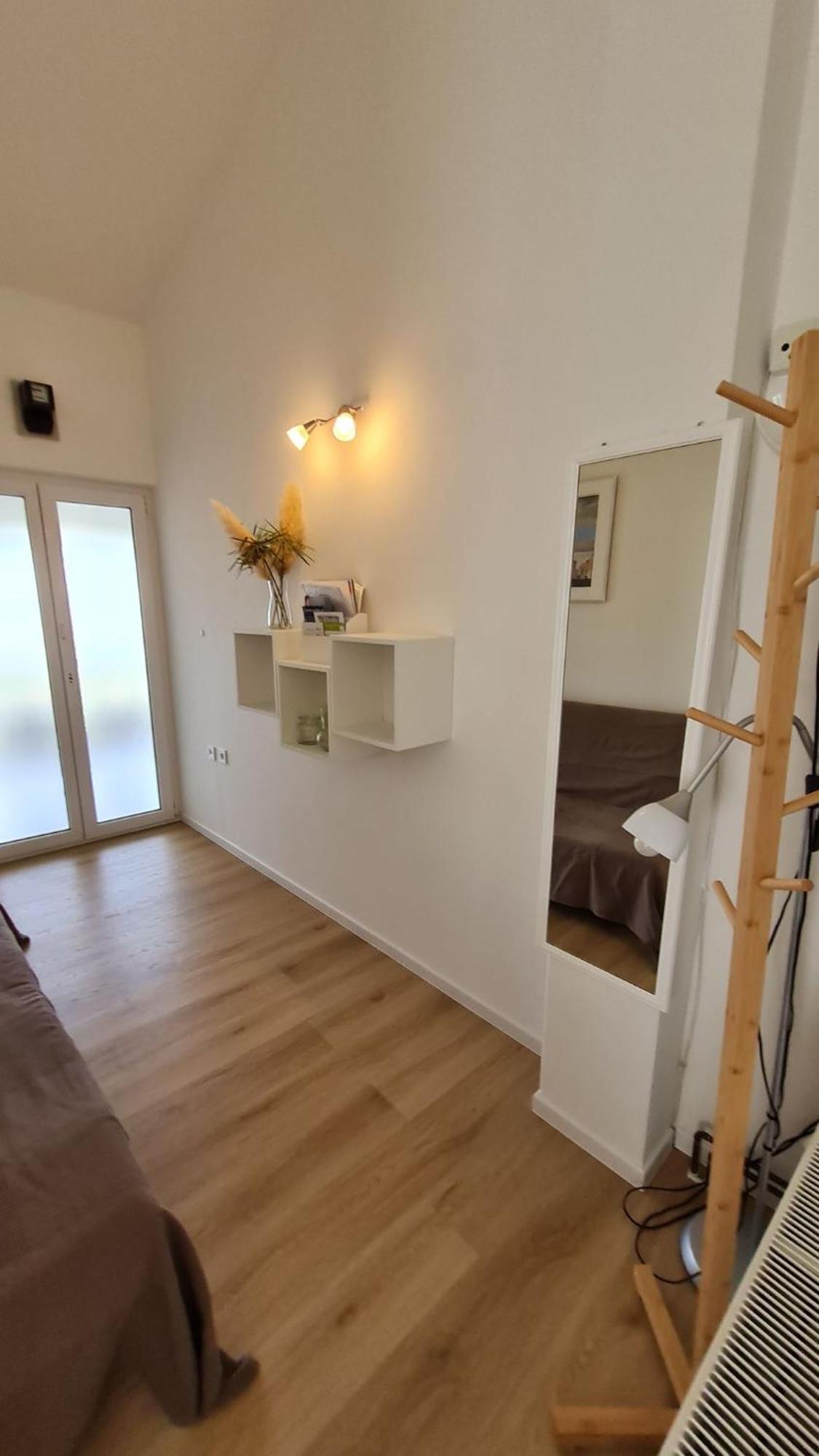 Apartmani Ela Prvić Luka Exterior foto