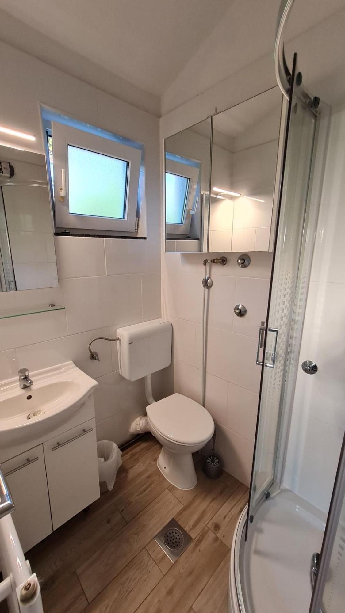 Apartmani Ela Prvić Luka Exterior foto